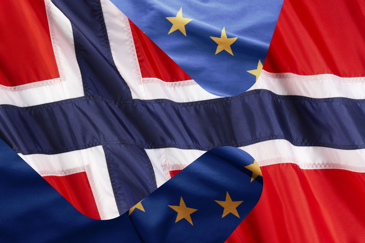 Det norske flagg blandet med et bilde av EU flagget
